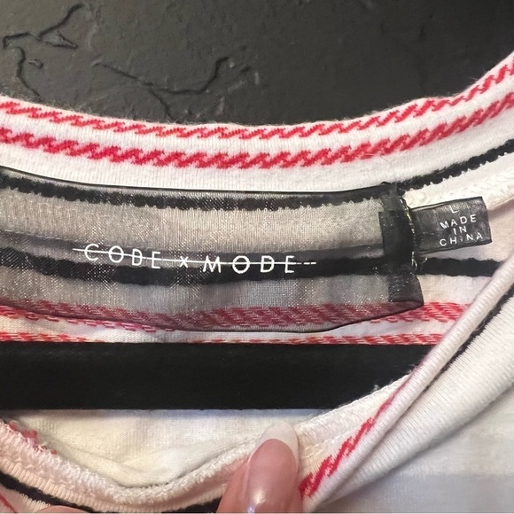 CODE X MODE White/Red/Blue Striped
Puff Sleeve Top size L - Picture 4 of 7